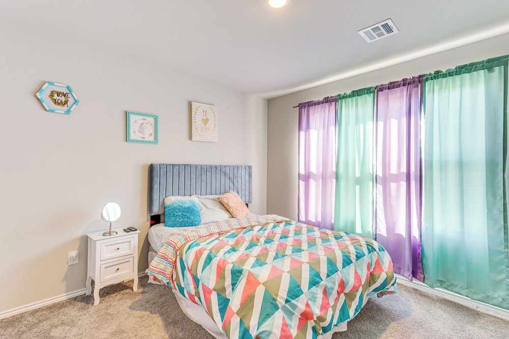 OKC Area Home: 22 Mi to Downtown
