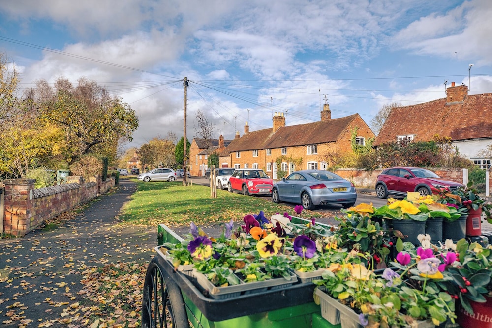 Two Cottages near Stratford-upon-Avon