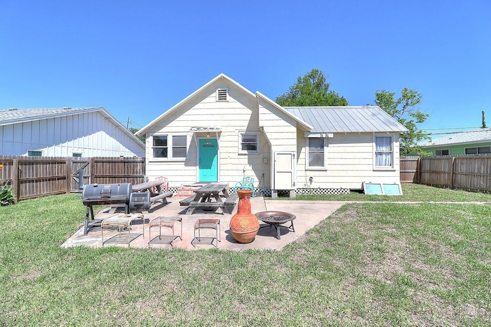 Summer Wind Cottage 3 Bedroom Cottage by Redawning view 5