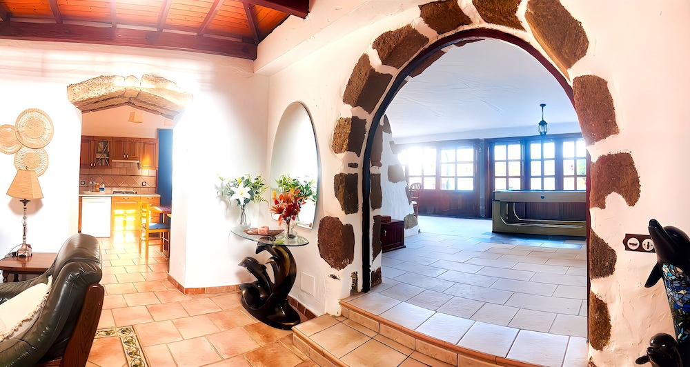 Villa Medinilla With Private Pool in Conil