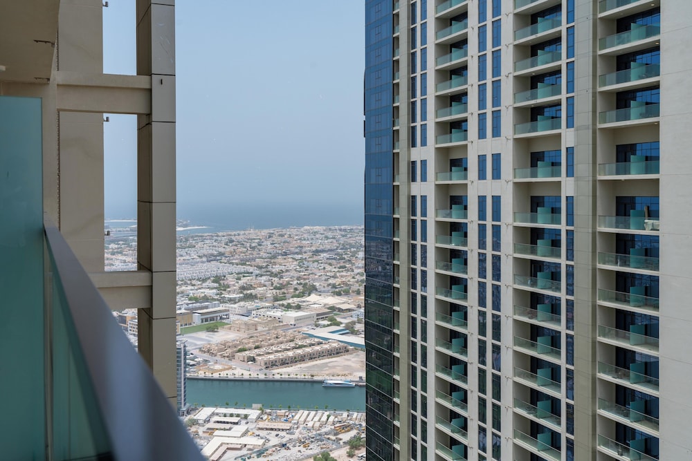 Lux BnB Aykon City I Skyline Canal Views