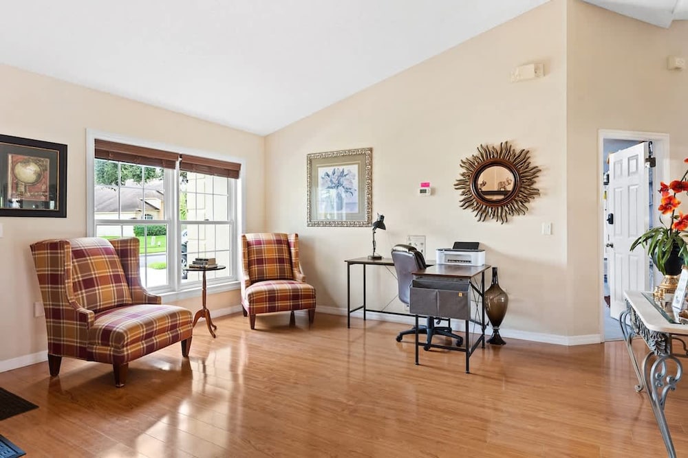 Lake View and Pool 4BR House Disney Area