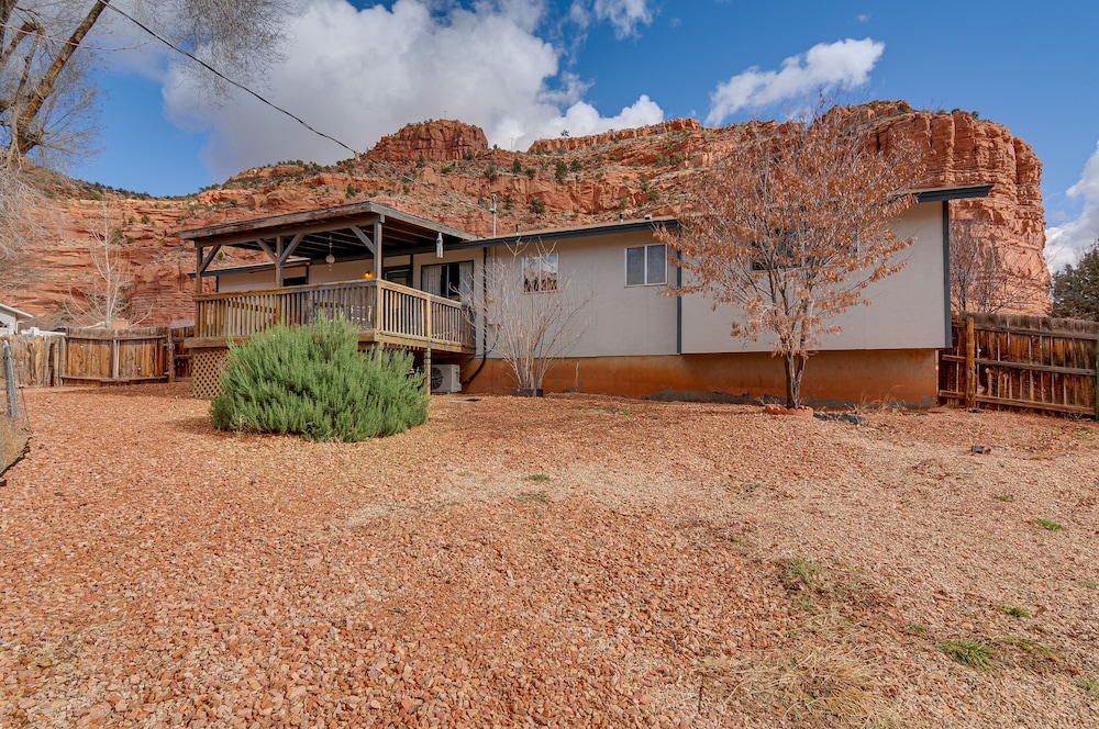Kanab Home w/ Deck Near Zion National Park! view 5