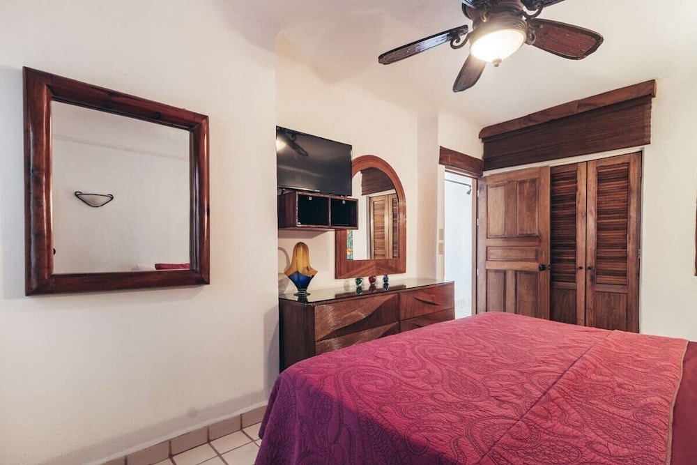 Ocean View 1Br Condo-balcony-beach-pool - 502