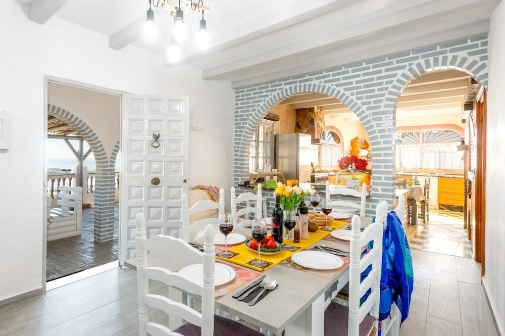 Villa Las Palomas by At Home Costa del Sol