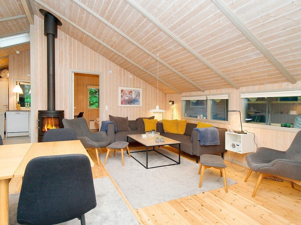 8 Person Holiday Home in Melby-by Traum view 4