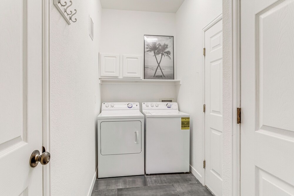 Seasonal Pool, Balcony: Quiet & Cozy Aurora Condo!