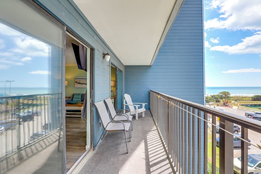 Ocean-view Balcony: Myrtle Beach Resort Condo!