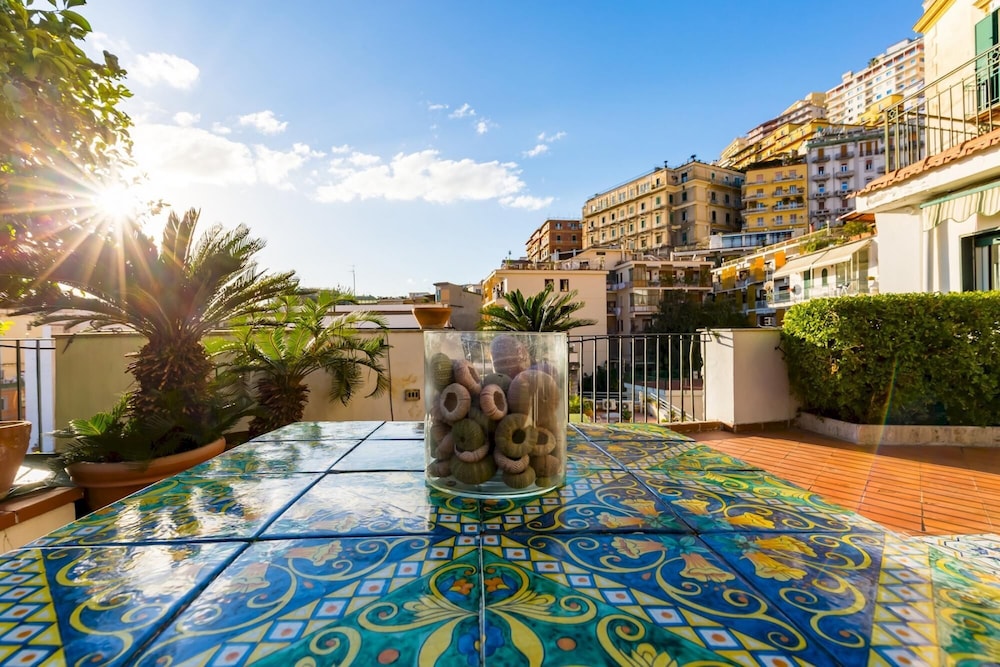Villa Paola - Hidden Panoramic Garden and Terraces