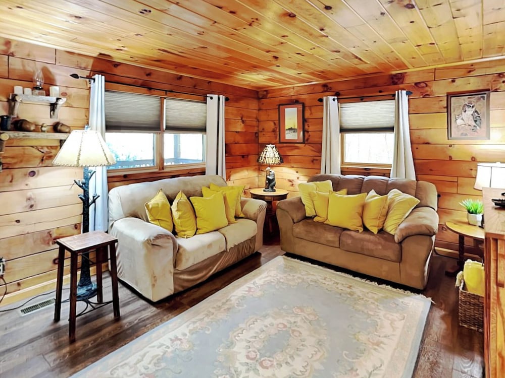 Cozy Cabin by Taylor Made Deep Creek