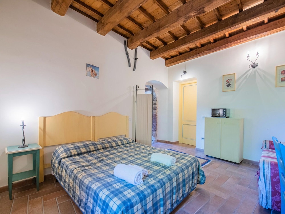 Quiet Holiday Home in Sellano With Swimming Pool a few Kilometers From Rasiglia view 4