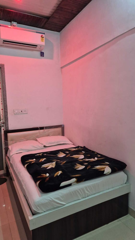 Shree Hanuman Hotel