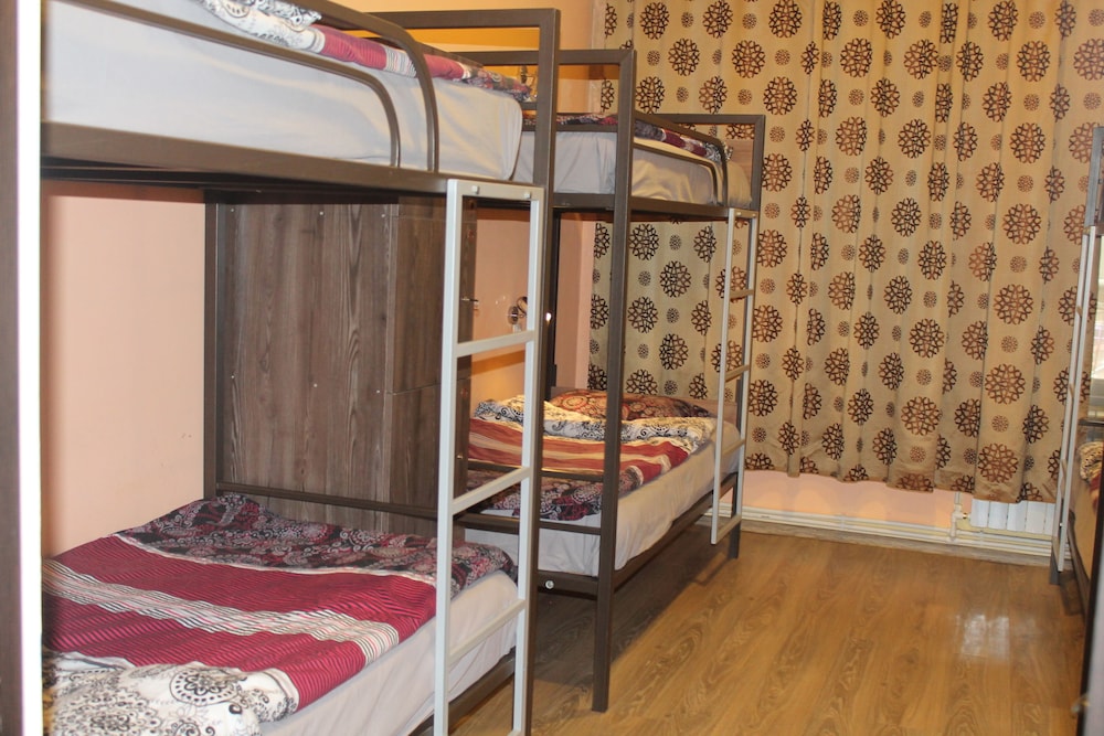 Old Yerevan Hostel & Tours