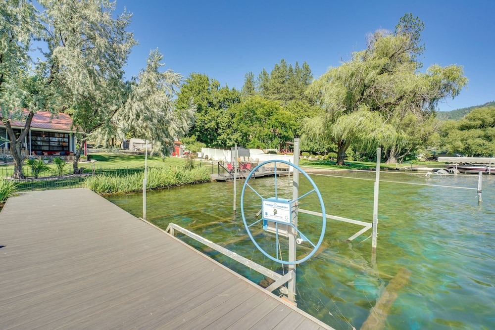 Waterfront Deck w/ Fire Pit: Lake Spokane Gem!