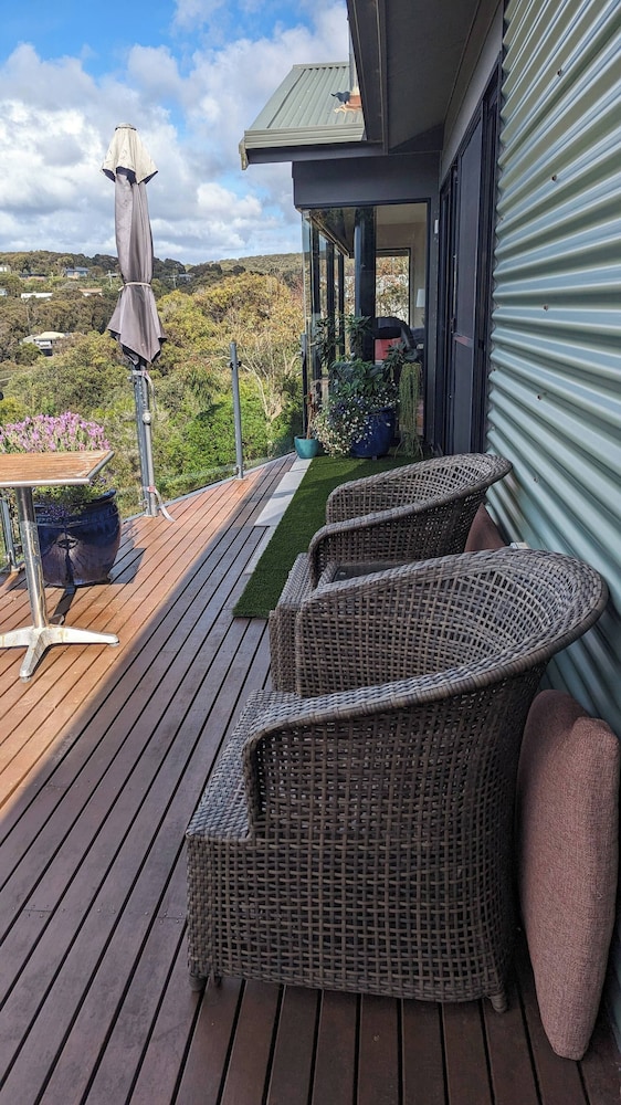 Fairhaven Beach House With Ocean Views and Tranquil Setting