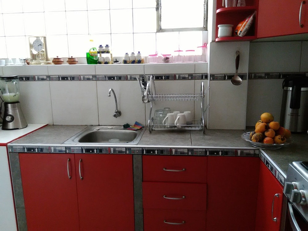 Shanell House - Hostel