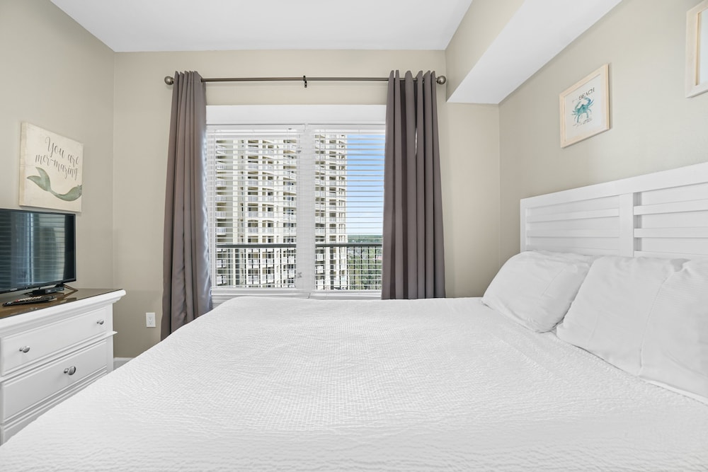 Grand Panama Beach Resort by Panhandle Getaways