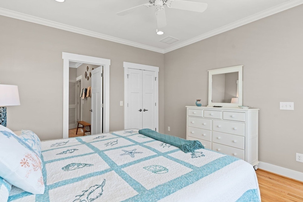 Fore Seasuns / 139 Scotch Bonnet Dr. 4 Bedroom Home by RedAwning view 5