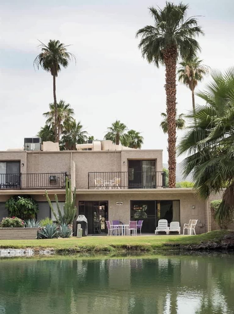 Lakeside Golf Course Retreat in Cathedral City