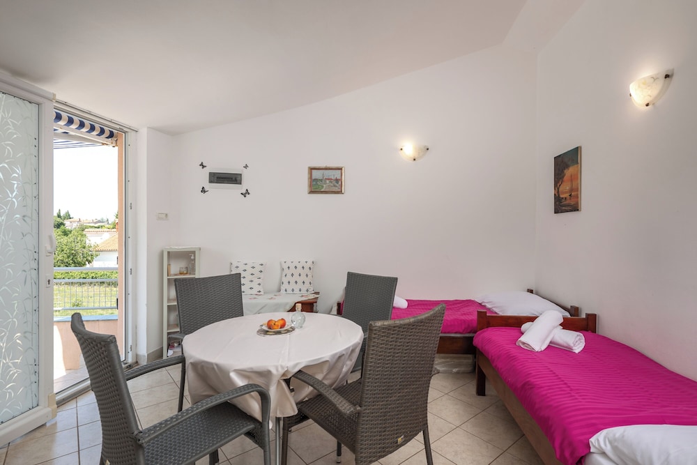 Peaceful Retreat Apartments With Terrace
