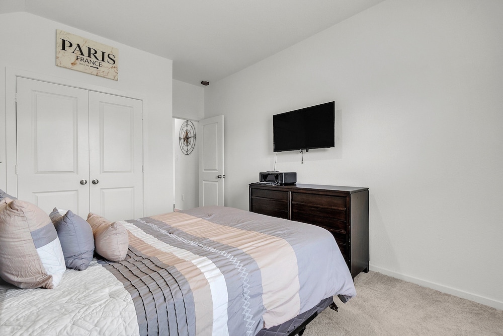 Spacious 3br Retreat Near Lake Conroe 3 Bedroom Home