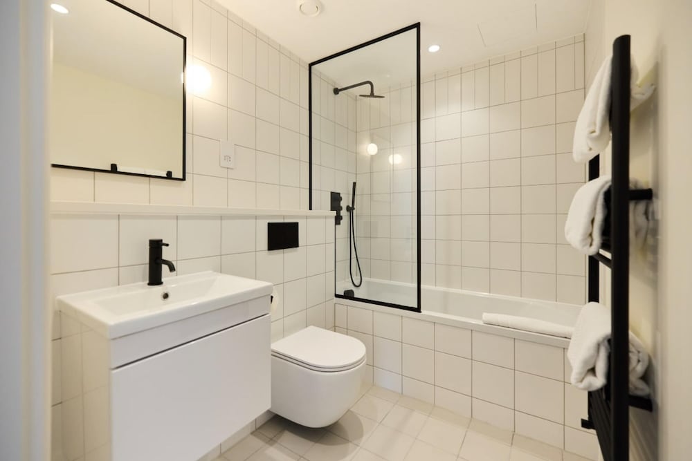 The East London Mile Hideout - Trendy 3bdr Flat With Balcony