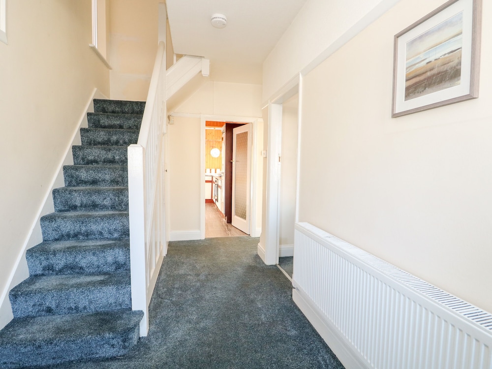 4 Dorothy Avenue