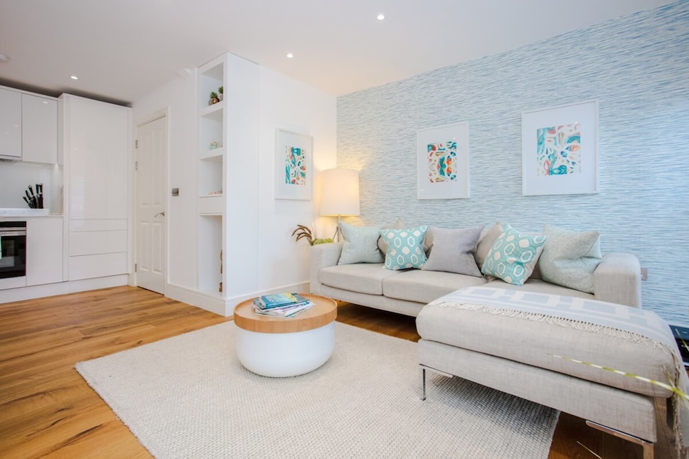 Bright 1 Bedroom Apartment in Regent's Park