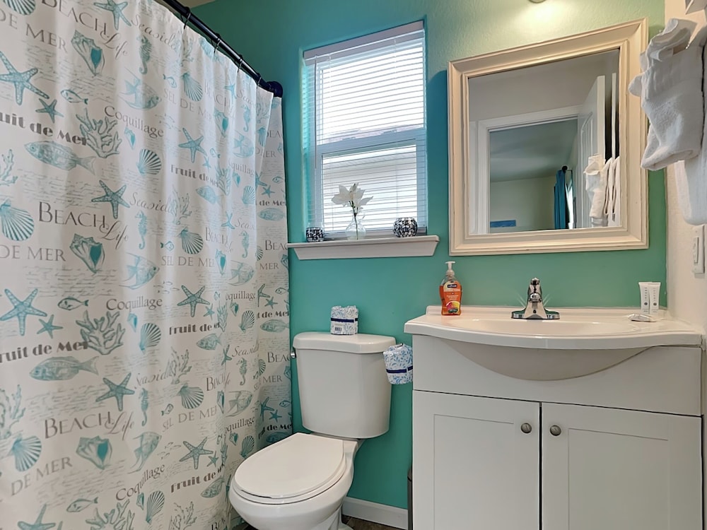 Twin Palms at Surfside by Ryson Vacation Rentals
