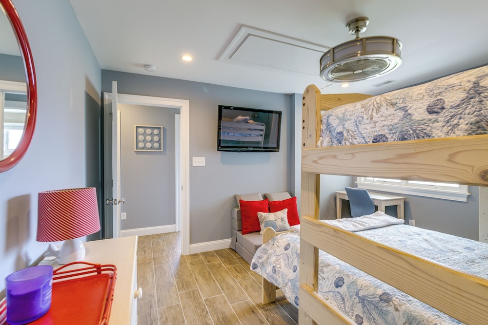 Half-mi to Beach: Cape May Getaway w/ Deck & Yard!