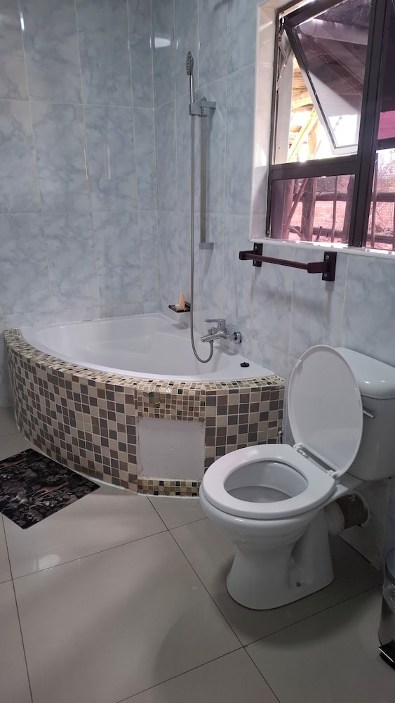 Shalakwe Hills-Inn Guesthouse