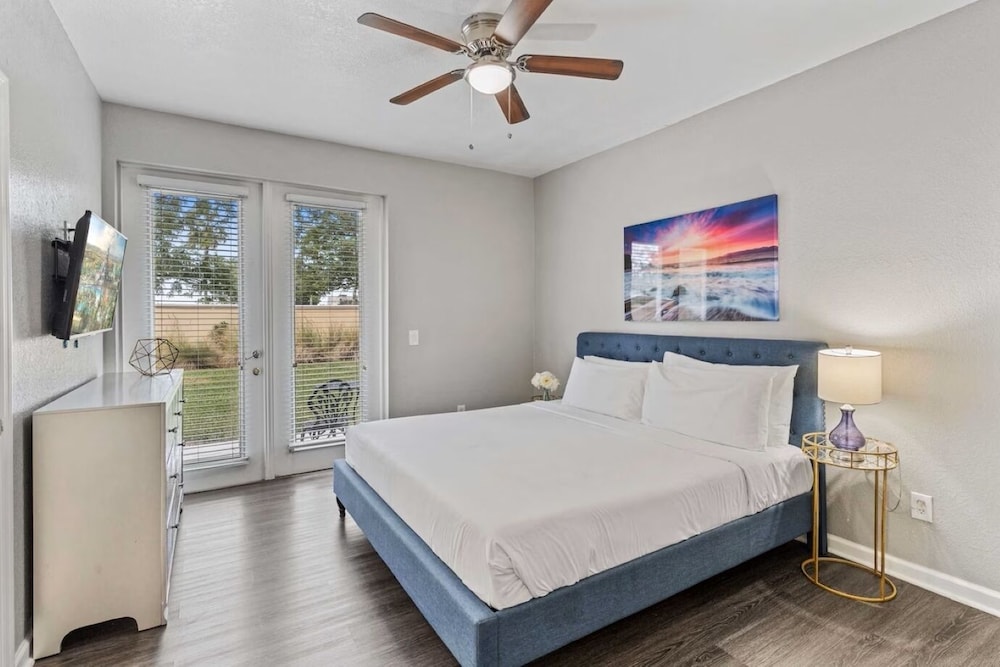 Vista Cay Swanky