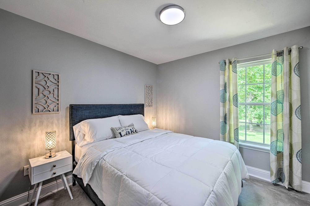 Marshall Vacations - Stunning Avinger Retreat on Lake O' the Pines - Property Image 4