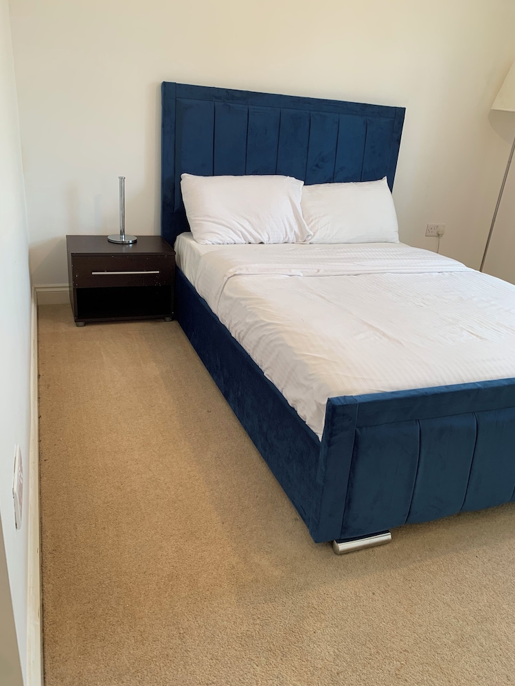 Coventry Charm - Spacious 3 Bedroom House view 2