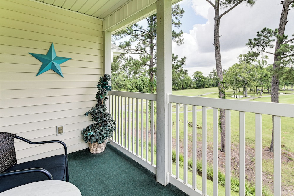 Pool Access & Golf View: Myrtle Beach Retreat!