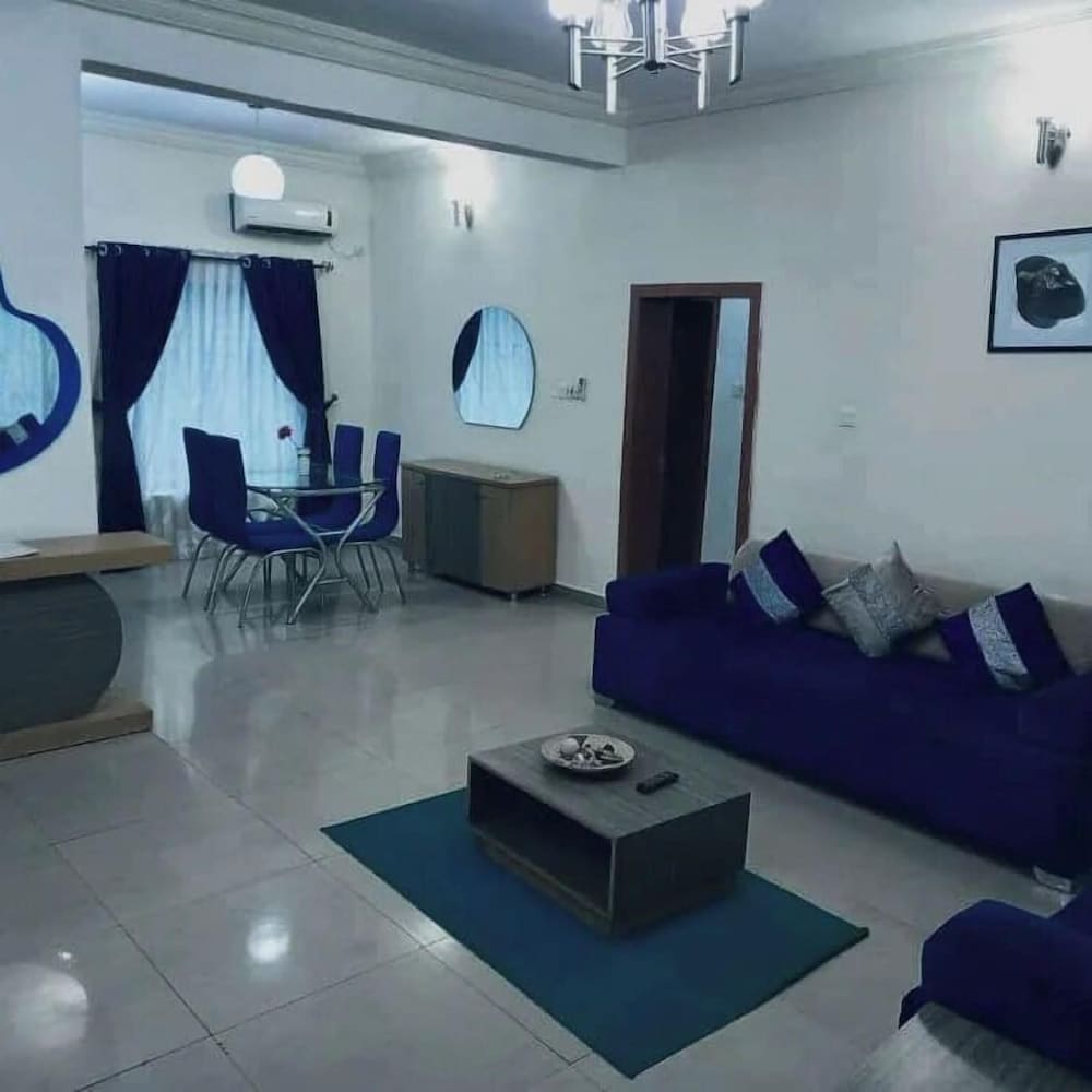 Heroes Luxury Apartments and Suites