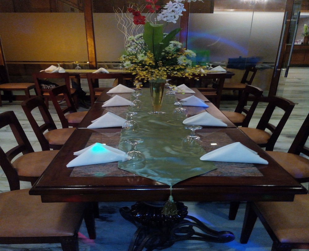 Cebu Vacations - MJ Hotel  Suites - Property Image 1