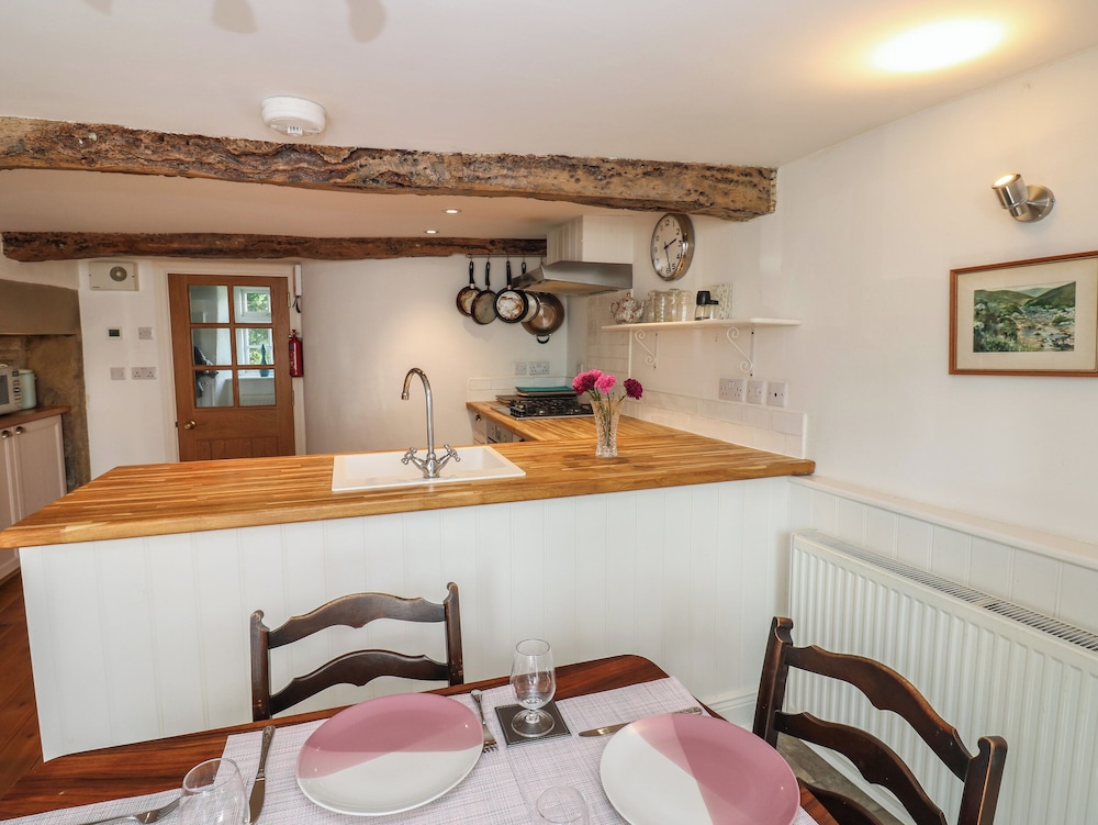 Cross View Cottage