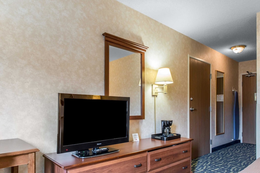Titusville Vacations - Quality Inn  Suites - Property Image 11