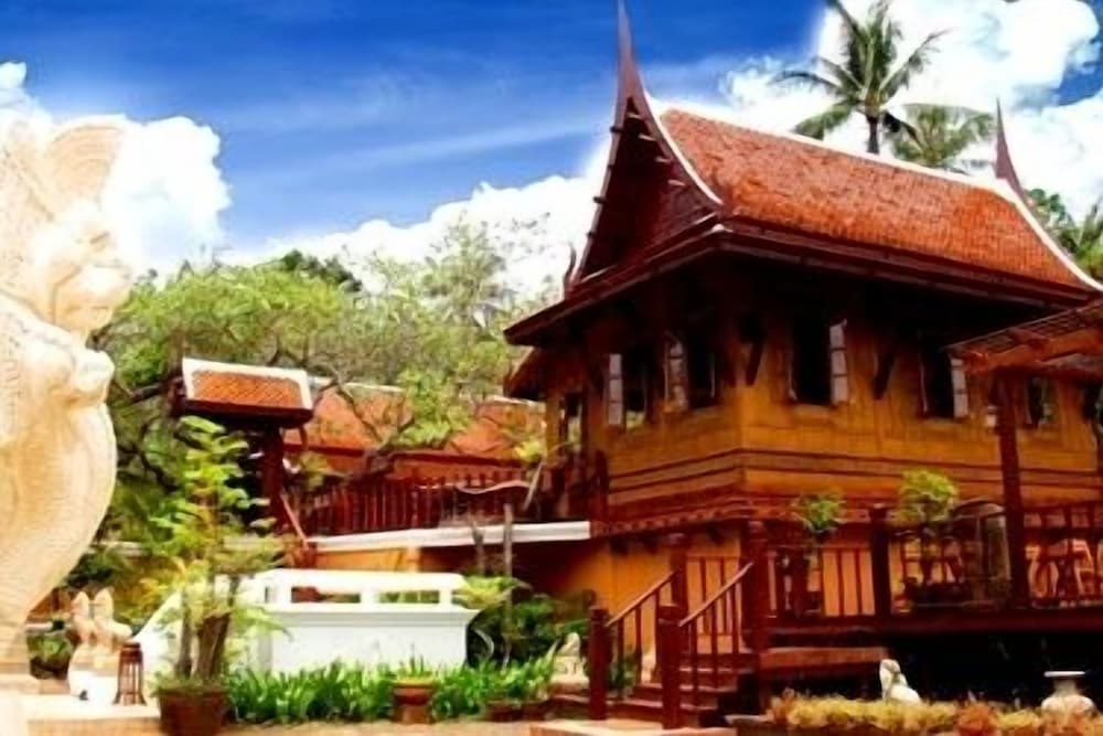 Harry's Bungalows & Restaurant