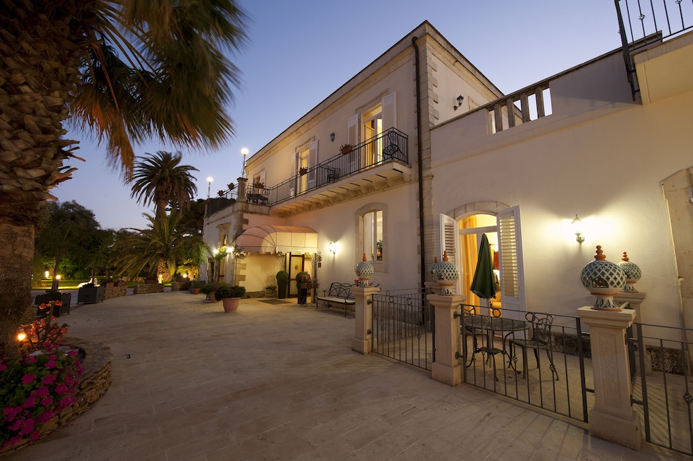 Hotel Charme Hotel Villa Principe di Fitalia - Image 1