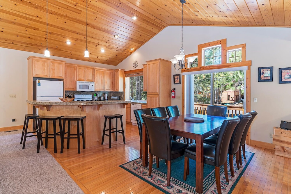 Cedar Chateau w/ Game Room & HOA Access! view 2