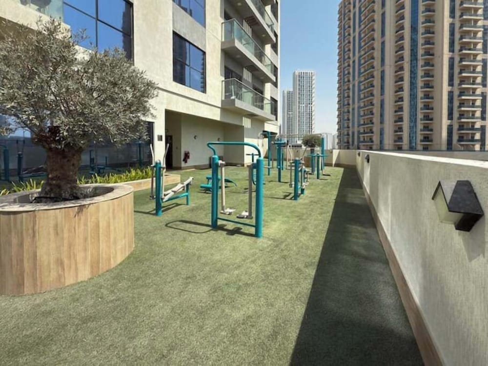 Jeewar JVC near Circle Mall Pool Gym