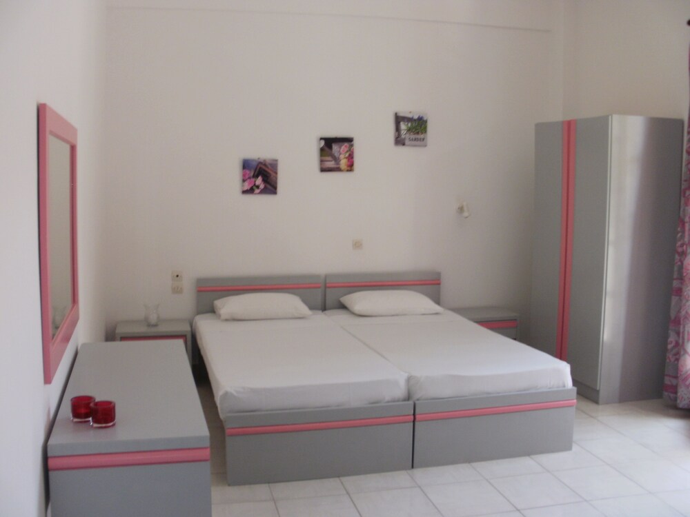 Agii Apostoli Studios photo 2