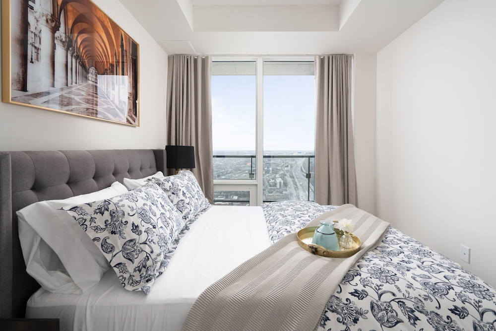 Designer 1BR plus Study Suite - Image 5