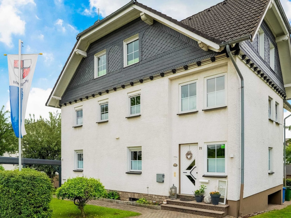 Luxurious Apartment in Medebach Near Public Pool