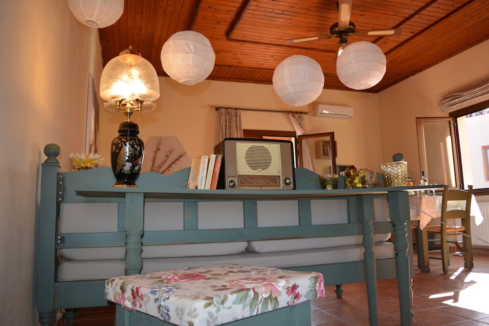 Elianthos Villa