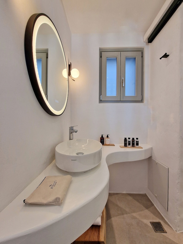 AGADA Folegandros