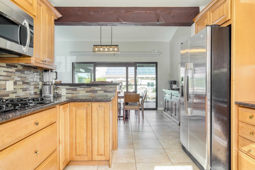 Pool, Sports Court, Game Garage, Fire Pit, & Casita Olivano Ranch by Avantstay