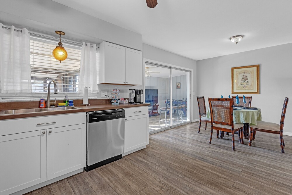Waterfront Retreat W/ Canal Access 3 Bedroom Home
